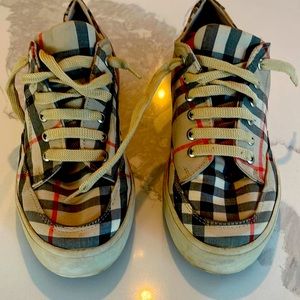 Super cute lightly worn Burberry sneakers.    Vintage.